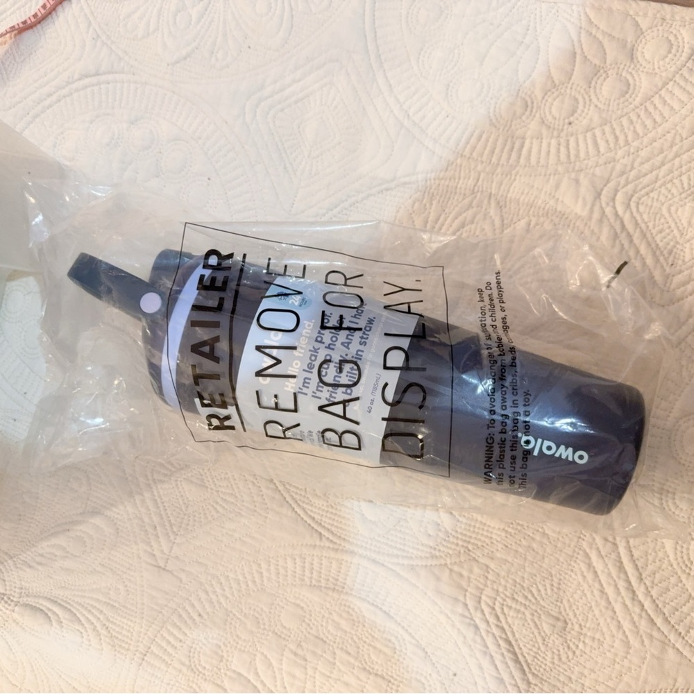 NWT Owala FreeSip Tumbler w/Travel Grip SS 40oz Sea Captain